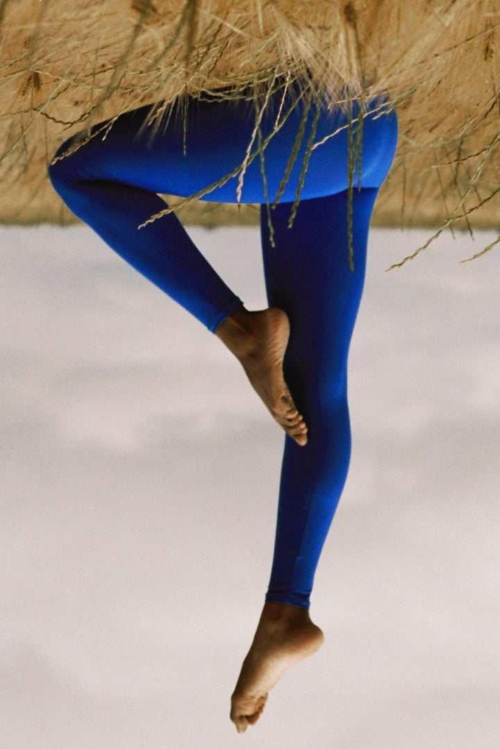 Comfortable cobalt blue leggings made from recycled materials 