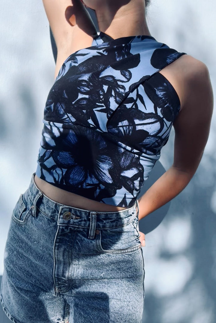 Cotton draped top made from cotton with handpainted flower prints. Super soft material feeling free to move in this elegant and supoortive top. perfect for yin yoga and yoga. 