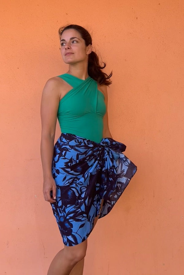 We are sure you will fall in love with this Pareo, you can use it in so many ways, as a dress, skirt or top during holidays and hot summer days. The Pareo is made from viscose printed in Italy with our handpainted prints.