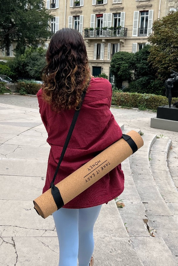 This Take It Easy Honey yoga mat is designed to make you move with ease and flow through your yoga practice. Whether you practice Bikram Yoga, Yin Yoga, Strala Yoga, Ashtanga Yoga, or any other style of yoga this mat can be used. Our mats are naturally eco-friendly, non-toxic, and come in two gorgeous designs.
